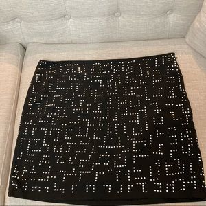 👗Gap black geometric design mini skirt with silver/metal toned studding 👗